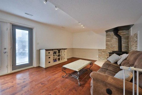 182 S 3 Street E, Magrath, AB - Indoor