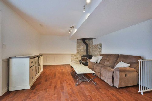 182 S 3 Street E, Magrath, AB - Indoor