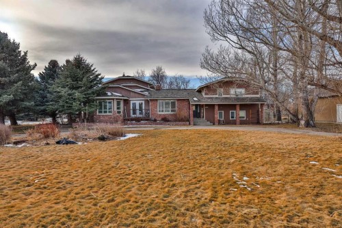 182 S 3 Street E, Magrath, AB - Outdoor With Deck Patio Veranda