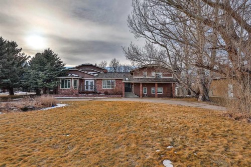 182 S 3 Street E, Magrath, AB - Outdoor With Deck Patio Veranda