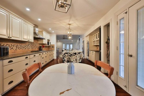 182 S 3 Street E, Magrath, AB - Indoor Photo Showing Dining Room