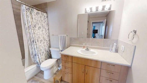302-4210 20 Avenue South, Lethbridge, AB - Indoor Photo Showing Bathroom