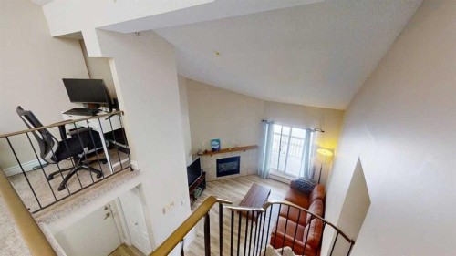 302-4210 20 Avenue South, Lethbridge, AB - Indoor Photo Showing Other Room