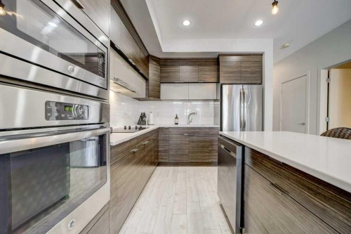 2-458 Highlands Boulevard West, Lethbridge, AB - Indoor Photo Showing Kitchen With Upgraded Kitchen