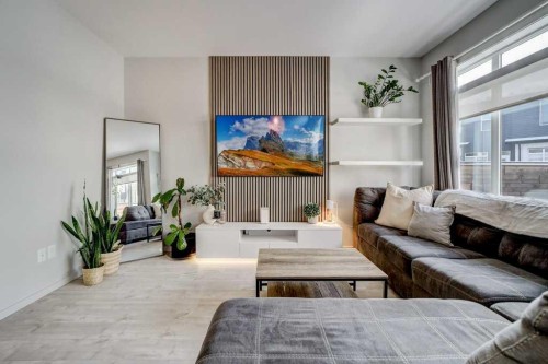 2-458 Highlands Boulevard West, Lethbridge, AB - Indoor Photo Showing Living Room