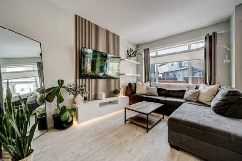 2-458 Highlands Boulevard West, Lethbridge, AB - Indoor Photo Showing Living Room