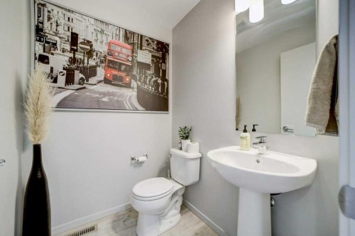 2-458 Highlands Boulevard West, Lethbridge, AB - Indoor Photo Showing Bathroom