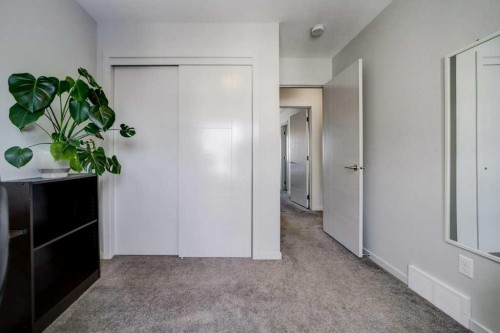 2-458 Highlands Boulevard West, Lethbridge, AB - Indoor Photo Showing Other Room