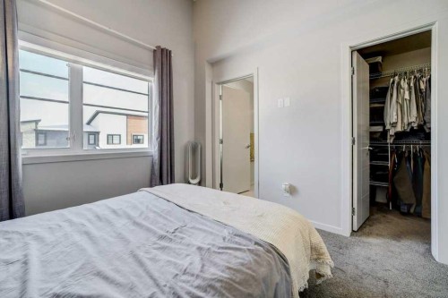 2-458 Highlands Boulevard West, Lethbridge, AB - Indoor Photo Showing Bedroom