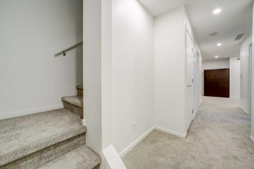 2-458 Highlands Boulevard West, Lethbridge, AB - Indoor Photo Showing Other Room