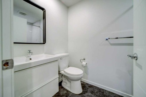 2-458 Highlands Boulevard West, Lethbridge, AB - Indoor Photo Showing Bathroom