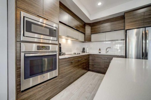 2-458 Highlands Boulevard West, Lethbridge, AB - Indoor Photo Showing Kitchen With Upgraded Kitchen