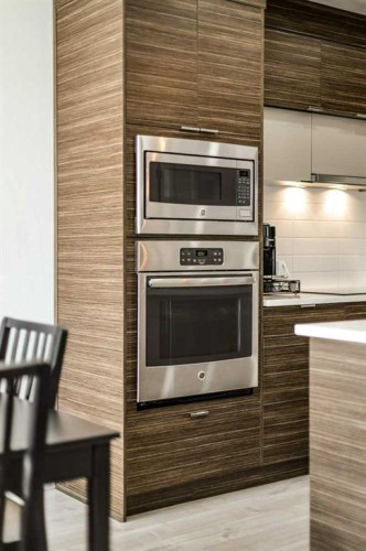 2-458 Highlands Boulevard West, Lethbridge, AB - Indoor Photo Showing Kitchen