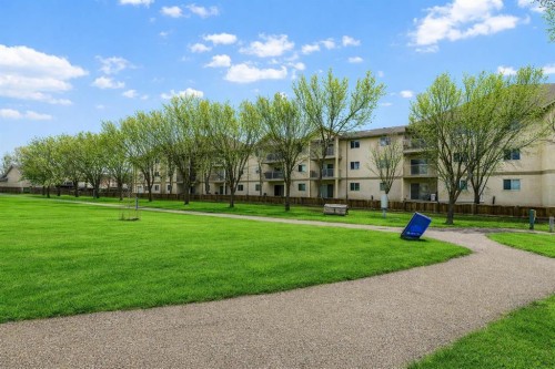 103-485 Red Crow Boulevard West, Lethbridge, AB - Outdoor