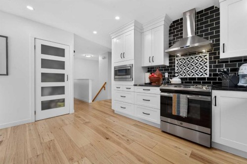 39 Wildwood Crescent West, Lethbridge, AB - Indoor Photo Showing Kitchen