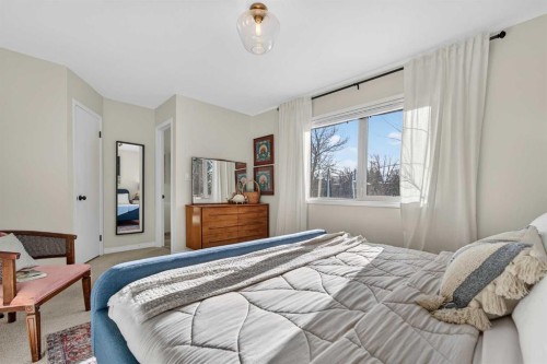 39 Wildwood Crescent West, Lethbridge, AB - Indoor Photo Showing Bedroom