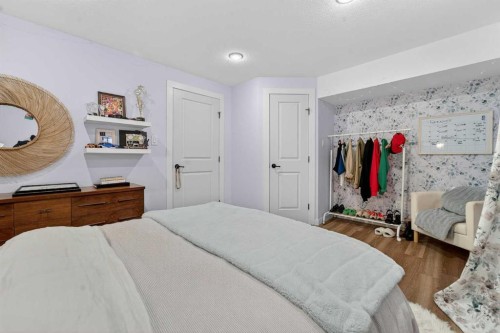 39 Wildwood Crescent West, Lethbridge, AB - Indoor Photo Showing Bedroom