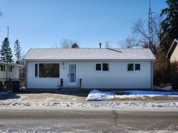 415 49 Avenue WEST Claresholm, AB T0L 0T0
