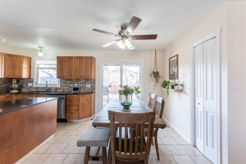 167 Chippewa Crescent West, Lethbridge, AB - Indoor Photo Showing Dining Room