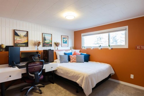 167 Chippewa Crescent West, Lethbridge, AB - Indoor Photo Showing Bedroom