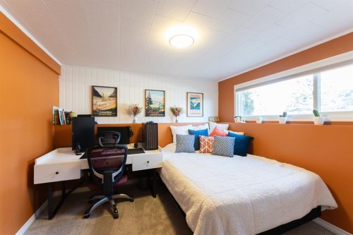 167 Chippewa Crescent West, Lethbridge, AB - Indoor Photo Showing Bedroom