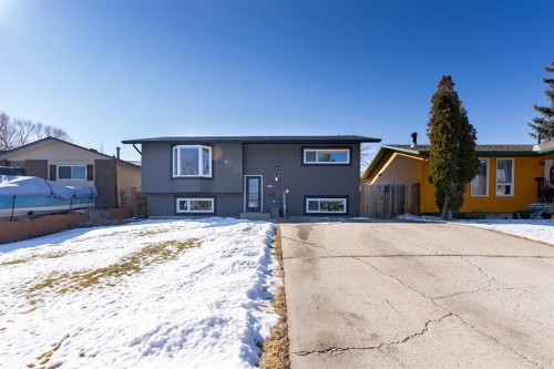 167 Chippewa Crescent West, Lethbridge, AB - Outdoor With Facade