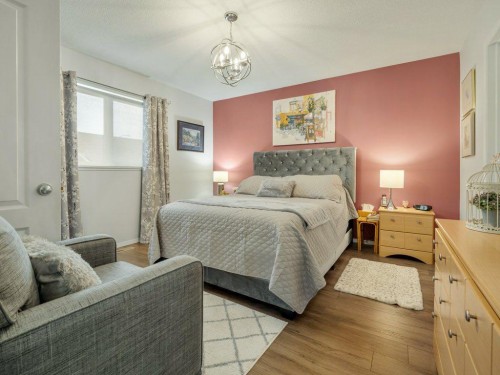 61 Rivercrest Court West, Lethbridge, AB - Indoor Photo Showing Bedroom
