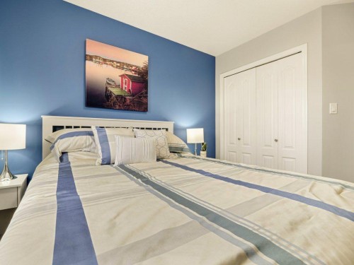 61 Rivercrest Court West, Lethbridge, AB - Indoor Photo Showing Bedroom