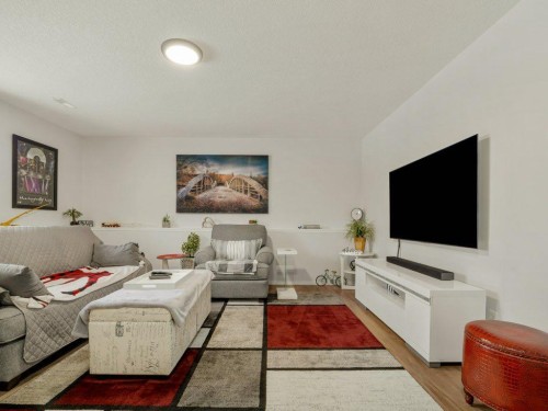 61 Rivercrest Court West, Lethbridge, AB - Indoor