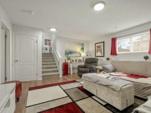 61 Rivercrest Court West, Lethbridge, AB - Indoor