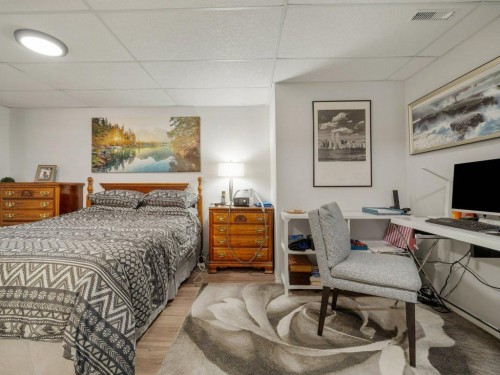 61 Rivercrest Court West, Lethbridge, AB - Indoor Photo Showing Bedroom