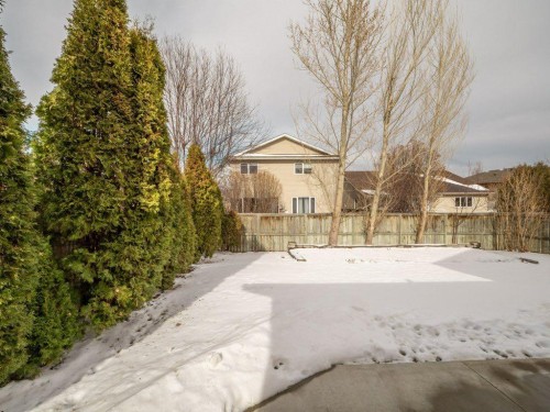 61 Rivercrest Court West, Lethbridge, AB - Outdoor