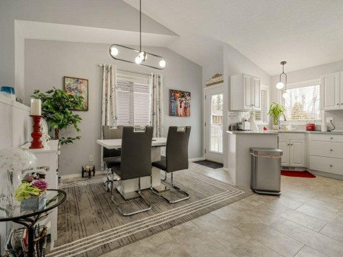 61 Rivercrest Court West, Lethbridge, AB - Indoor