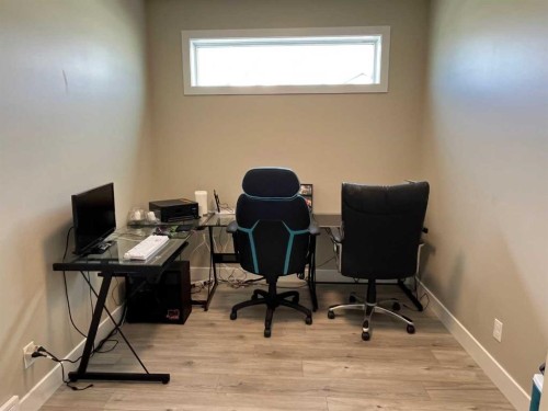 642 Moonlight Lane West, Lethbridge, AB - Indoor Photo Showing Office