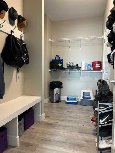 642 Moonlight Lane West, Lethbridge, AB - Indoor