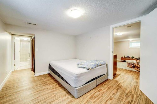 1112 17 Street South, Lethbridge, AB - Indoor Photo Showing Bedroom
