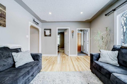 1112 17 Street South, Lethbridge, AB - Indoor