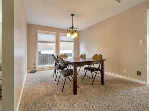 51 Tudor Boulevard South, Lethbridge, AB - Indoor Photo Showing Dining Room
