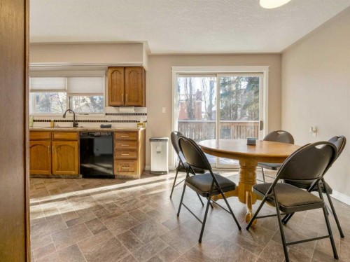 51 Tudor Boulevard South, Lethbridge, AB - Indoor Photo Showing Dining Room