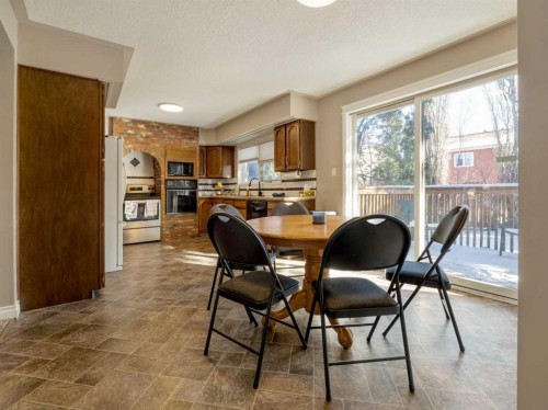 51 Tudor Boulevard South, Lethbridge, AB - Indoor Photo Showing Dining Room