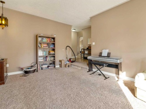 51 Tudor Boulevard South, Lethbridge, AB - Indoor