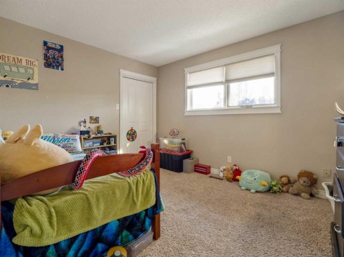 51 Tudor Boulevard South, Lethbridge, AB - Indoor Photo Showing Other Room