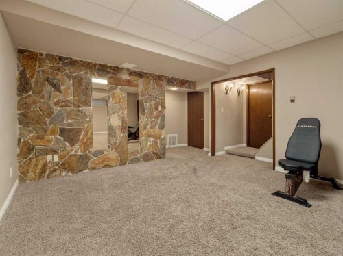 51 Tudor Boulevard South, Lethbridge, AB - Indoor