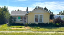 331 50 Avenue  Claresholm, AB T0L 0T0