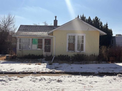 331 50 Avenue, Claresholm, AB - Outdoor