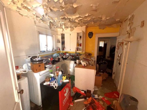 331 50 Avenue, Claresholm, AB - Indoor Photo Showing Other Room