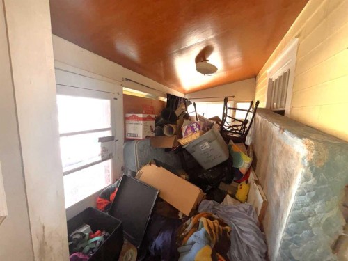 331 50 Avenue, Claresholm, AB - Indoor Photo Showing Other Room