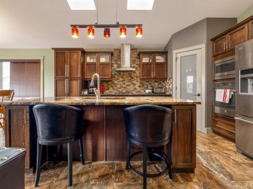 128 Sixmile Common South, Lethbridge, AB - Indoor Photo Showing Kitchen