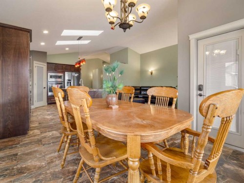 128 Sixmile Common South, Lethbridge, AB - Indoor Photo Showing Dining Room