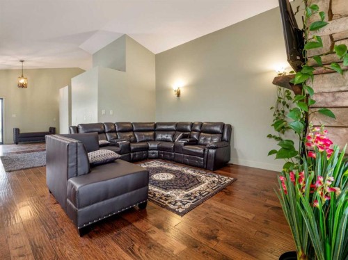 128 Sixmile Common South, Lethbridge, AB - Indoor Photo Showing Living Room